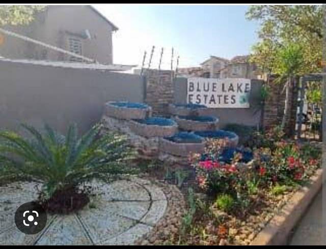 2 BEDROOM PROPERTY TO RENT IN KLEINFONTEIN